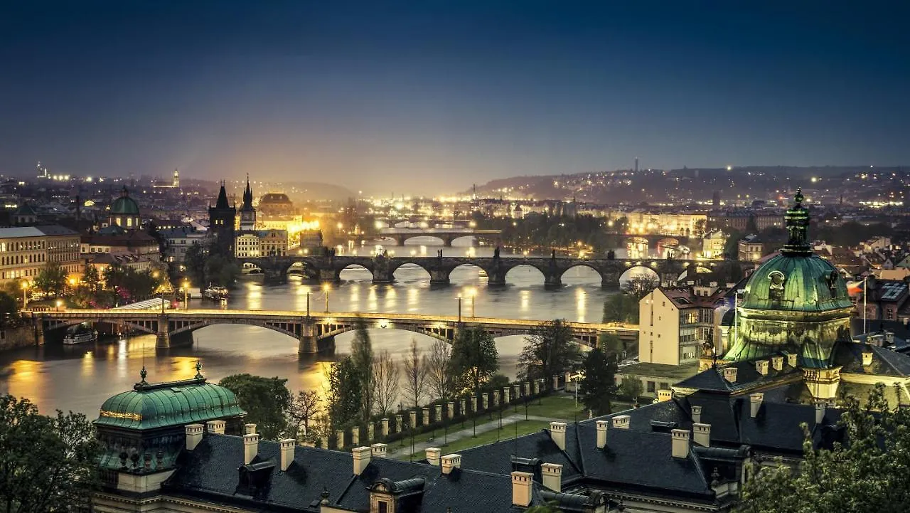 Hotel Hastal Prague Old Town 4*,
